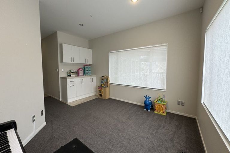 Photo of property in 12 Mural Place, Greenhithe, Auckland, 0632