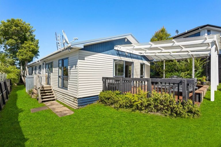 Photo of property in 230d Sturges Road, Henderson, Auckland, 0612