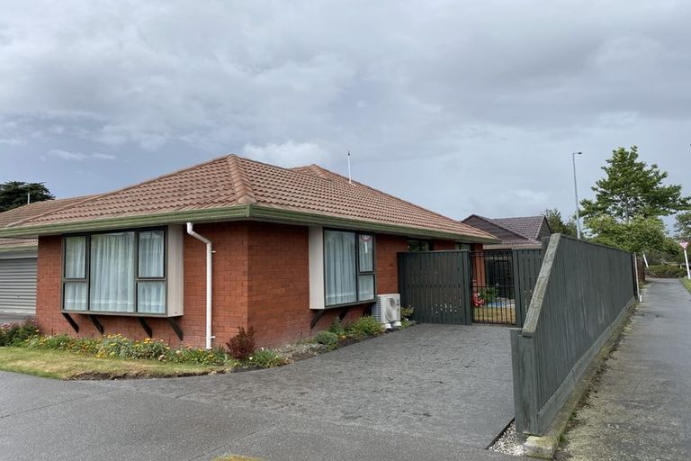 Photo of property in 1/4 Withells Road, Avonhead, Christchurch, 8042
