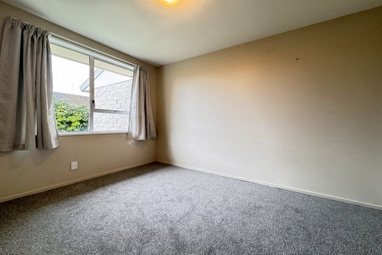 Photo of property in 2/98 Peverel Street, Riccarton, Christchurch, 8041