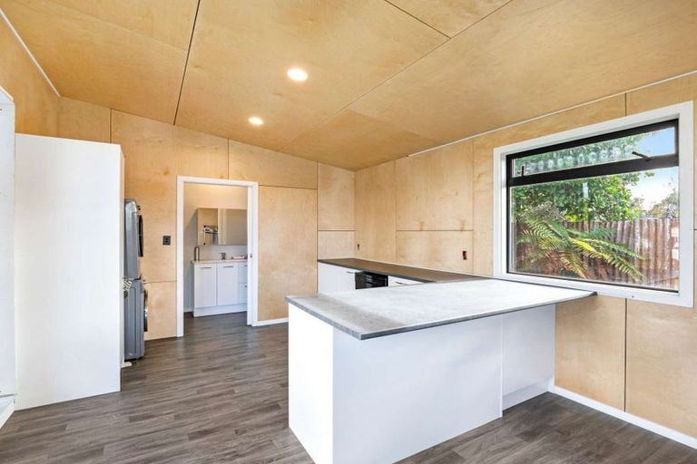 Photo of property in 19 Tongariro Street, Castlecliff, Whanganui, 4501