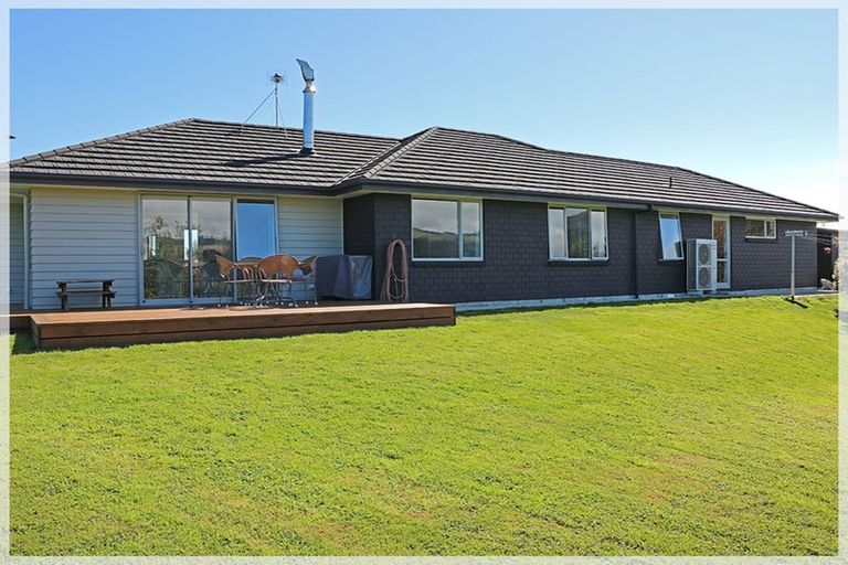 Photo of property in 17 Westwood Drive, Aokautere, Palmerston North, 4471