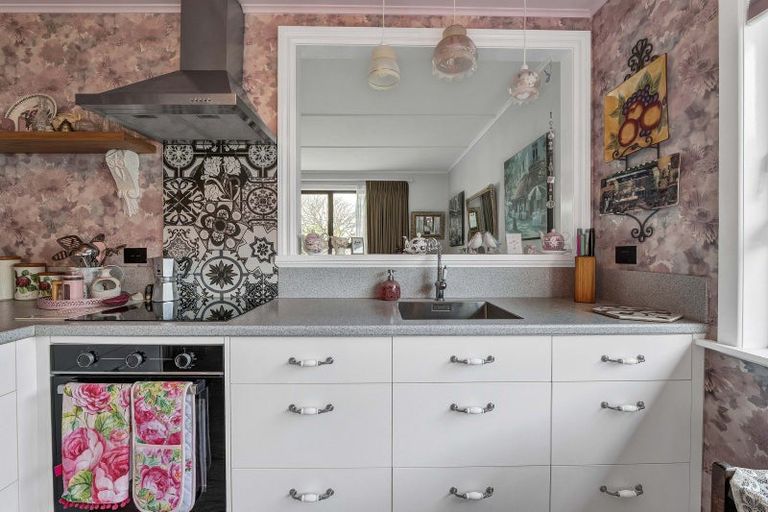 Photo of property in 21 Mills Street, Eltham, 4322