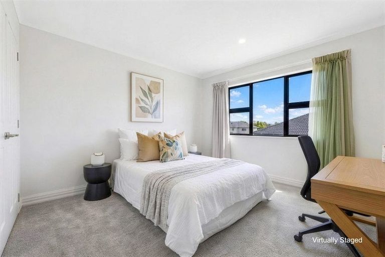 Photo of property in 22 Travis View Drive, Fairview Heights, Auckland, 0632