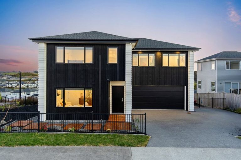 Photo of property in 39 Davey Crescent, Orewa, 0931