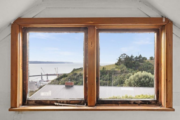 Photo of property in 108 Thompson Road, Bluff Hill, Napier, 4110