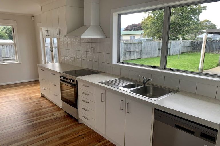 Photo of property in 1 Saint Lukes Place, Bader, Hamilton, 3206