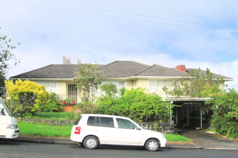 Photo of property in 1 James Laurie Street, Henderson, Auckland, 0612