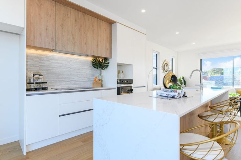 Photo of property in 952e East Coast Road, Northcross, Auckland, 0632