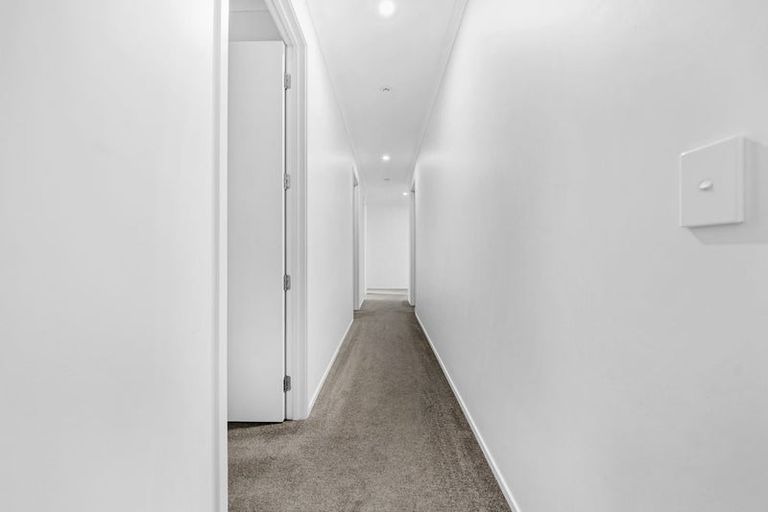 Photo of property in 54 Te Ara Aukati Terrace, Pokeno, 2471