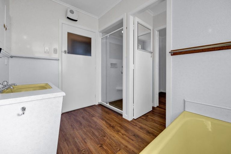 Photo of property in 5 Domett Street, Opunake, 4616