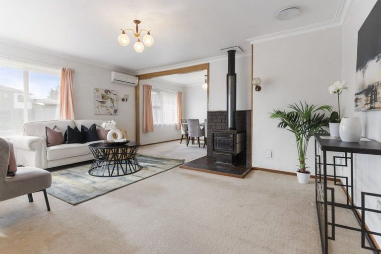 Photo of property in 10 Mccullough Avenue, Papatoetoe, Auckland, 2025