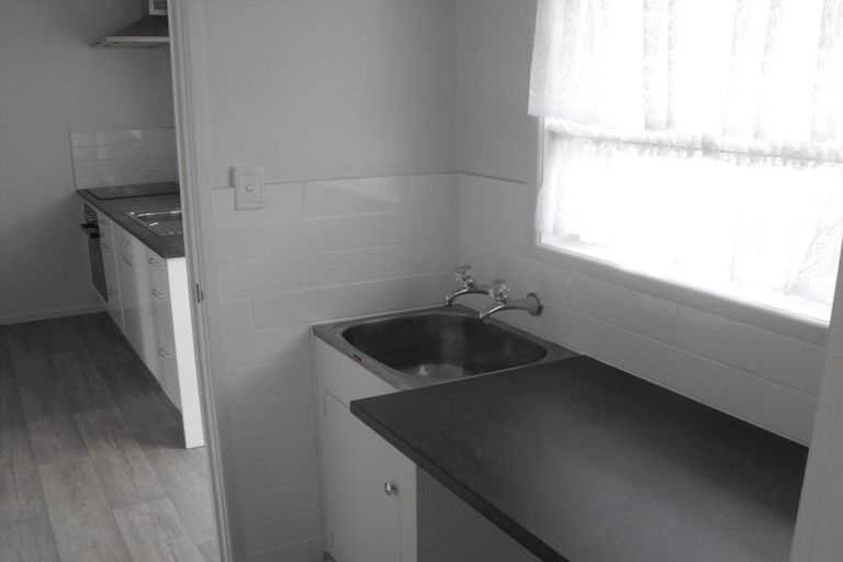 Photo of property in 20 Brandon Road, Glen Eden, Auckland, 0602