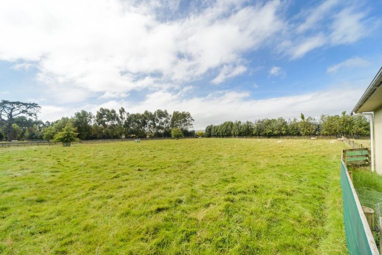 Photo of property in 25 Riverview Lane, Ashhurst, Palmerston North, 4470