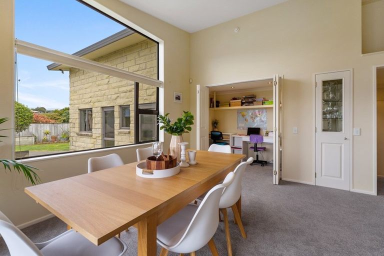 Photo of property in 11 Te Ropata Place, Waikanae Beach, Waikanae, 5036