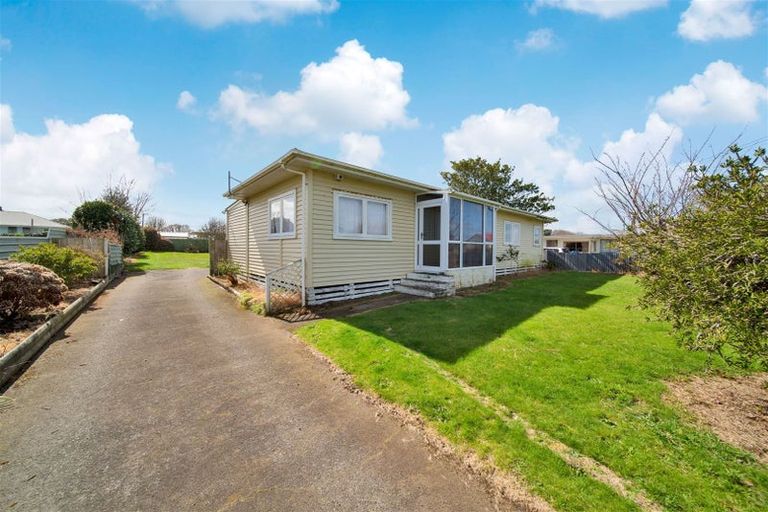 Photo of property in 39 Patu-kukupa Street, Manaia, 4612