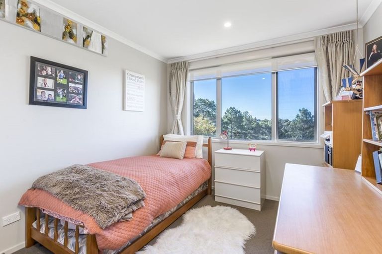 Photo of property in 16 Ruth Craig Place, Stanmore Bay, Whangaparaoa, 0932
