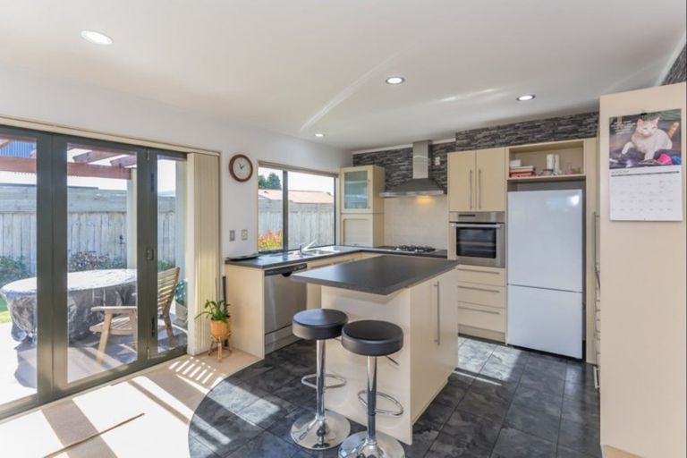 Photo of property in 1 Corfe Castle Lane, Levin, 5510