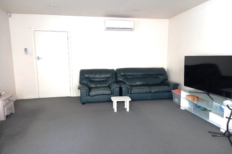 Photo of property in 207 Memorial Avenue, Burnside, Christchurch, 8053