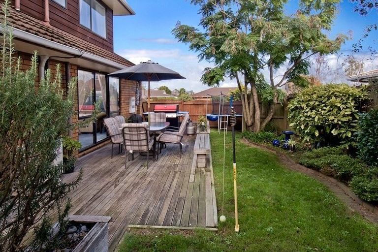 Photo of property in 1/25 Golfland Drive, Golflands, Auckland, 2013