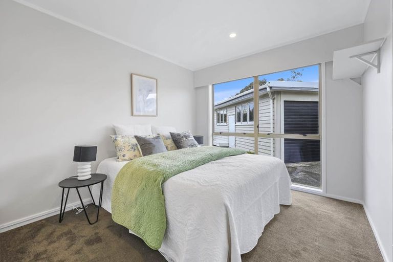 Photo of property in 34 Beechdale Crescent, Pakuranga Heights, Auckland, 2010