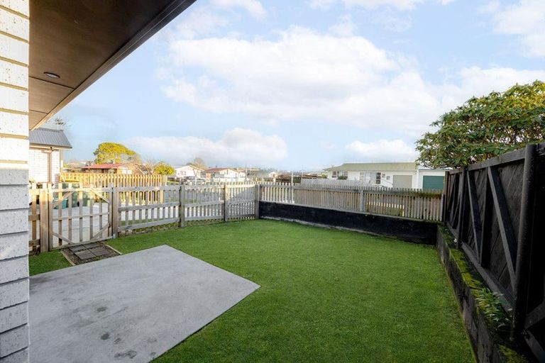 Photo of property in 2/2 Grange Avenue, Nawton, Hamilton, 3200