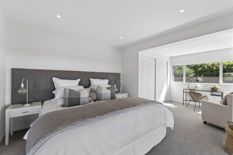 Photo of property in 7 Commodore Parry Road, Castor Bay, Auckland, 0620