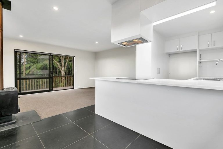 Photo of property in 493 Scenic Drive, Waiatarua, Auckland, 0612