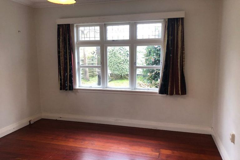 Photo of property in 24 Izard Road, Khandallah, Wellington, 6035