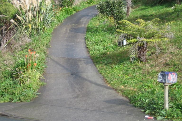 Photo of property in 43 Stillwater Crescent, Stillwater, Silverdale, 0993