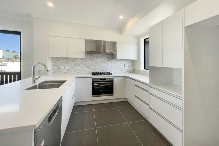 Photo of property in 50 Manarini Road, Westgate, Auckland, 0614
