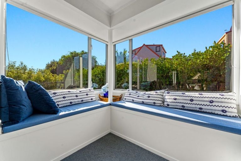 Photo of property in 37 Gatman Street, Birkdale, Auckland, 0626