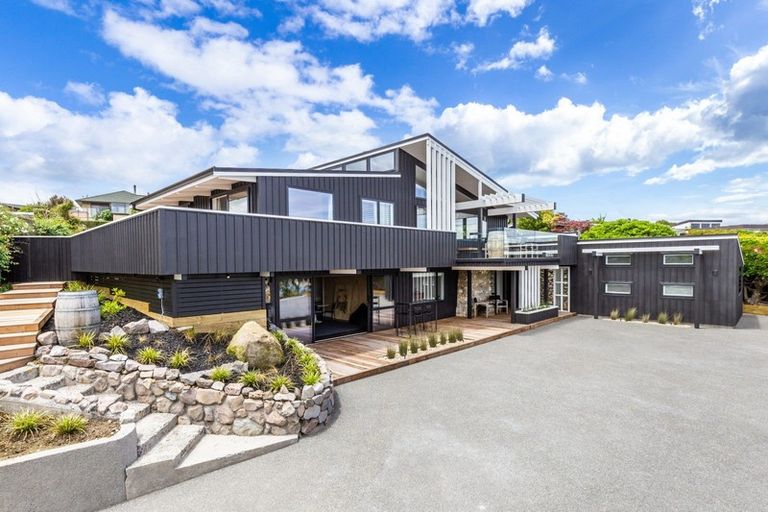 Photo of property in 224 Lake Terrace, Waipahihi, Taupo, 3330