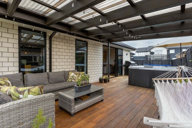 Photo of property in 17 Aroha Street, Pegasus, 7612