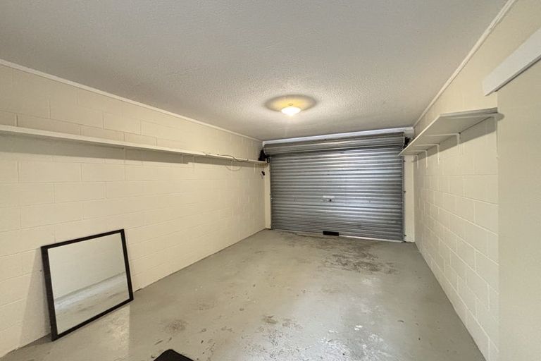 Photo of property in 18 Mcleod Road, Weymouth, Auckland, 2103