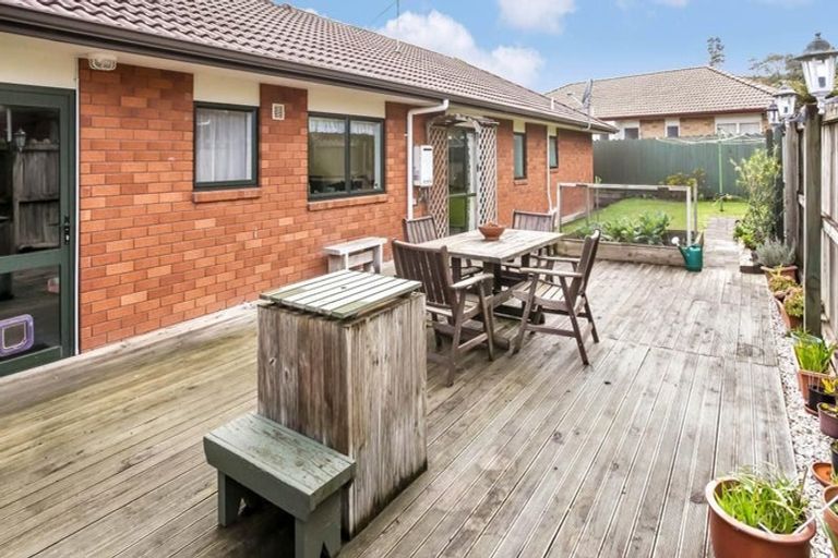 Photo of property in 4 Emmerdale Avenue, Papakura, 2110