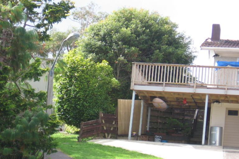 Photo of property in 17 Sunnylaw Place, Glen Eden, Auckland, 0602