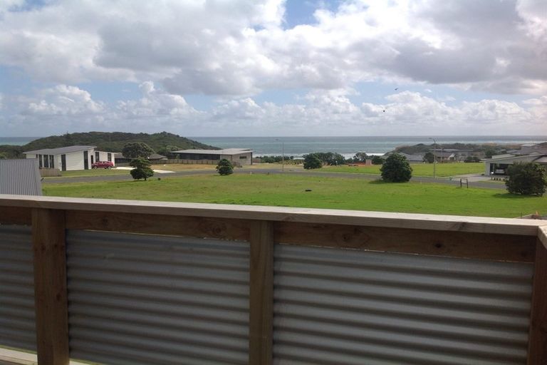 Photo of property in 5 Tua Tua Place, Baylys Beach, Dargaville, 0377
