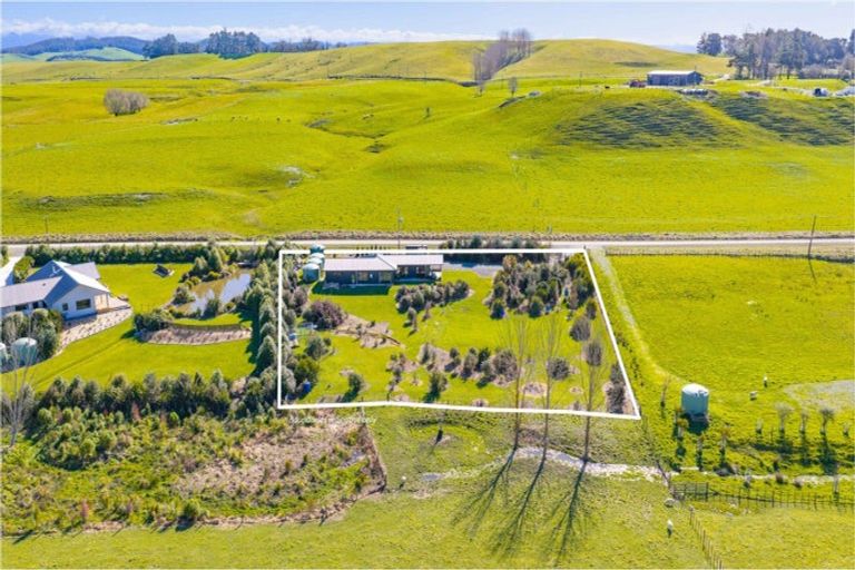 Photo of property in 40 River Road, Otane, Waipawa, 4271