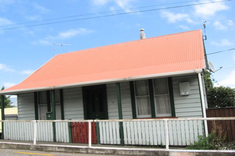 Photo of property in 18 Sumner Road, Lyttelton, 8082