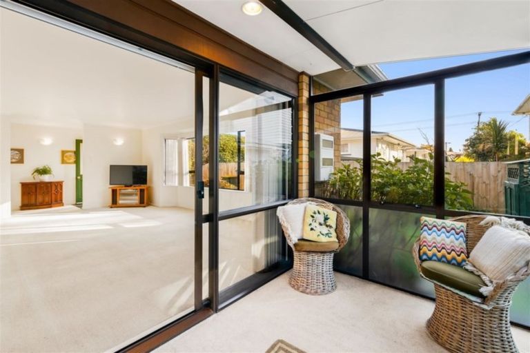 Photo of property in 1/25 Rathgar Road, Henderson, Auckland, 0610