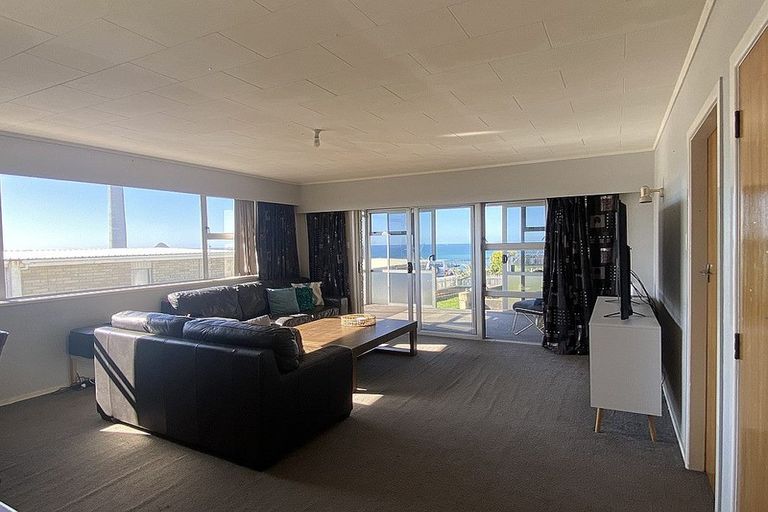 Photo of property in 27c Port View Crescent, Moturoa, New Plymouth, 4310