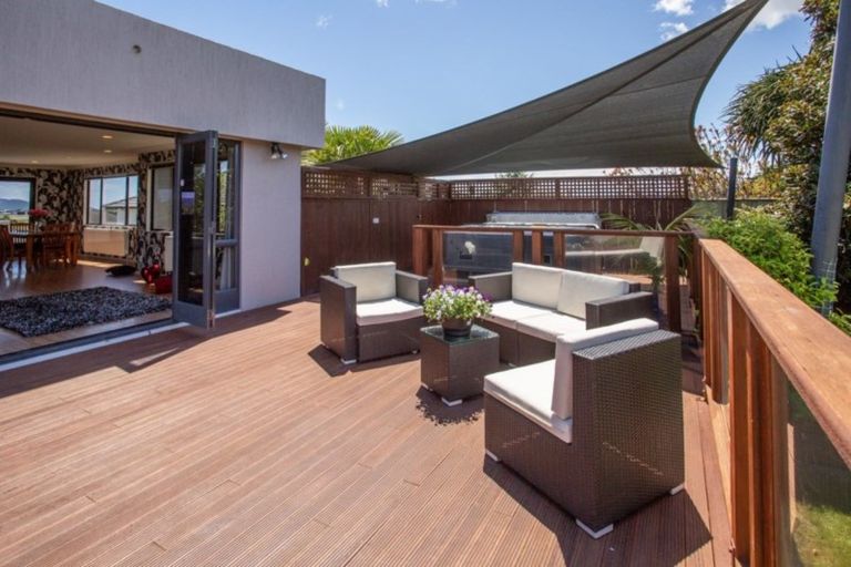 Photo of property in 47 Quadrant Heights, Paraparaumu, 5032