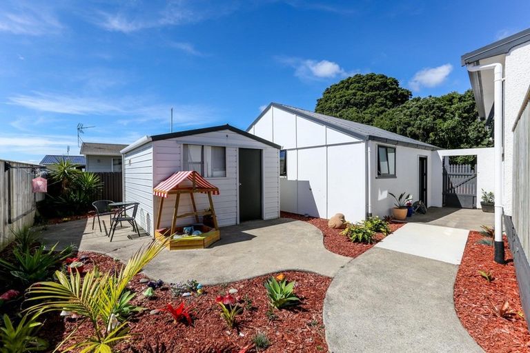 Photo of property in 105 Parklands Avenue, Bell Block, New Plymouth, 4312