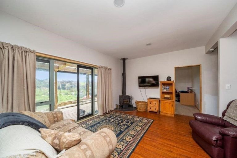 Photo of property in 2952 Eltham Road, Opunake, 4682