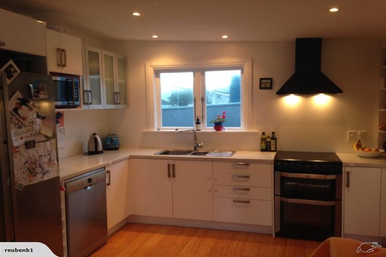 Photo of property in 250 Houghton Bay Road, Houghton Bay, Wellington, 6023