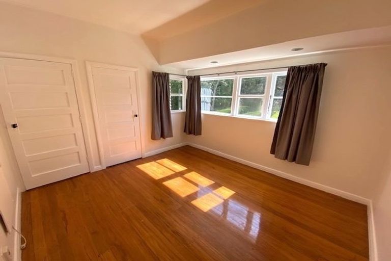 Photo of property in 90 Sunshine Avenue, Karori, Wellington, 6012