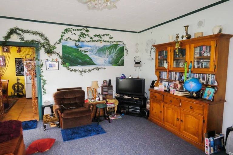 Photo of property in 8 Watson Street, Westport, 7825