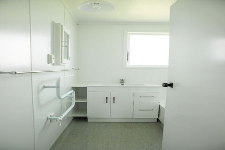 Photo of property in 51 Hillary Crescent, Belmont, Auckland, 0622