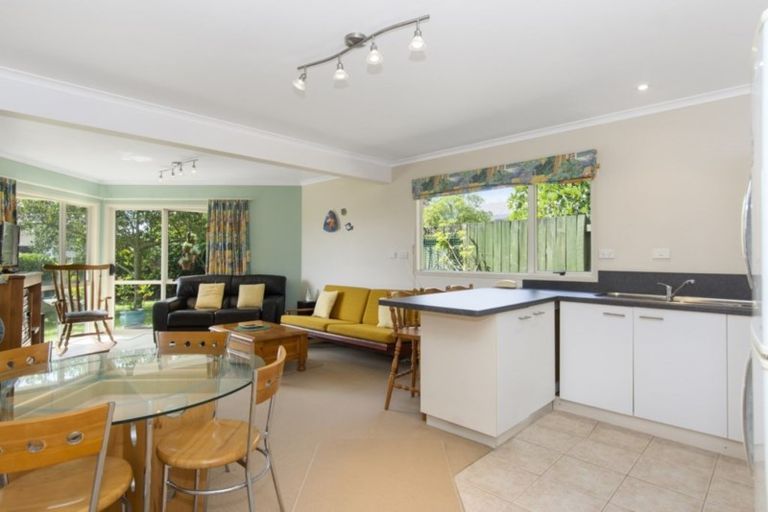 Photo of property in 320a Papamoa Beach Road, Papamoa Beach, Papamoa, 3118